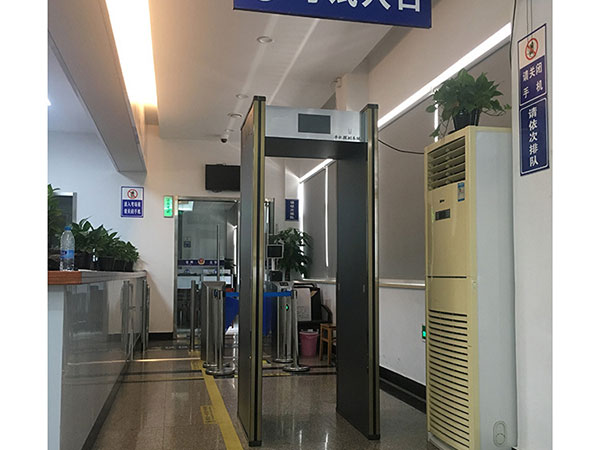 金屬安檢門(mén)